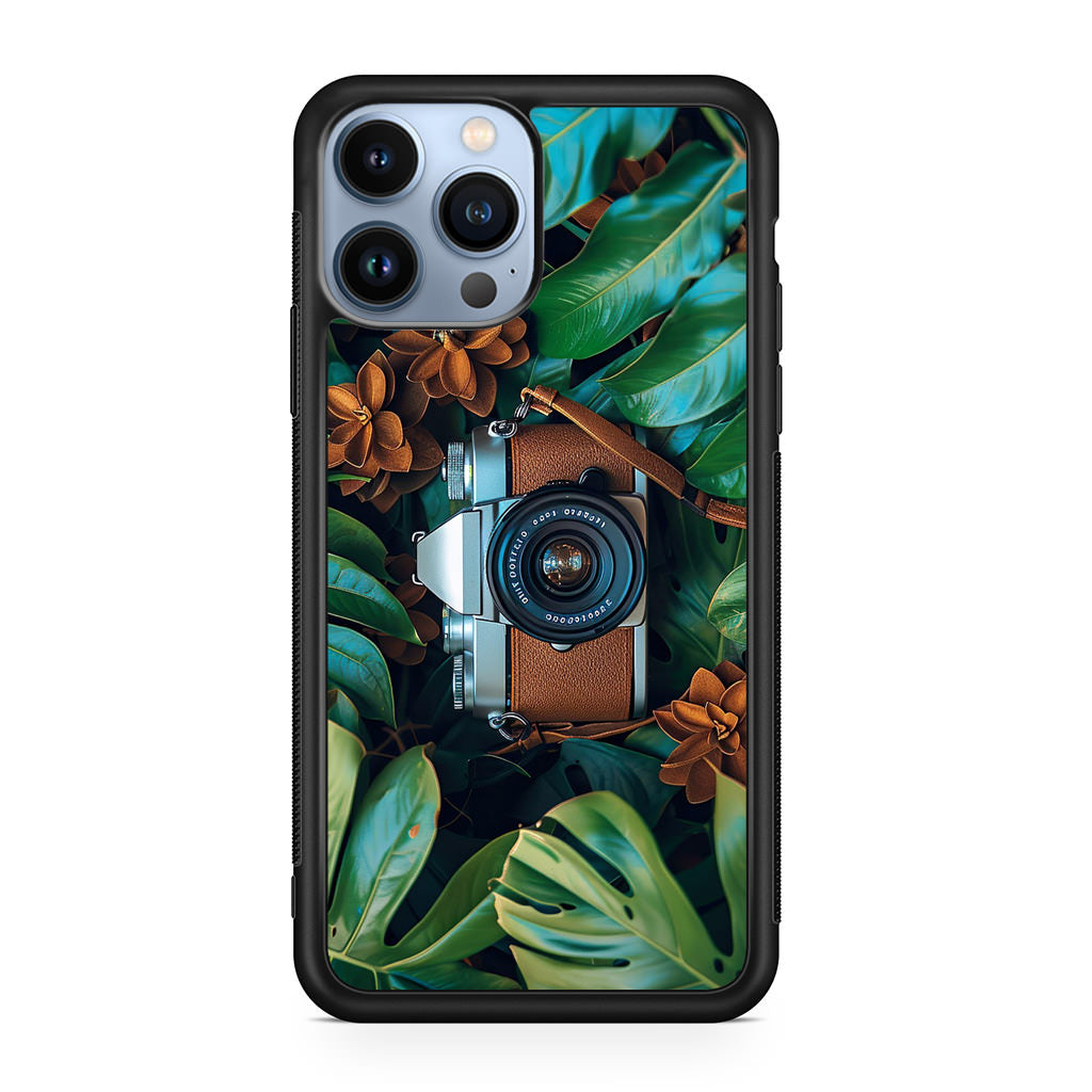 The Lens Between Leaves iPhone 13 Pro / 13 Pro Max Case