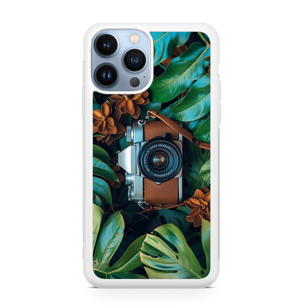 The Lens Between Leaves iPhone 13 Pro / 13 Pro Max Case